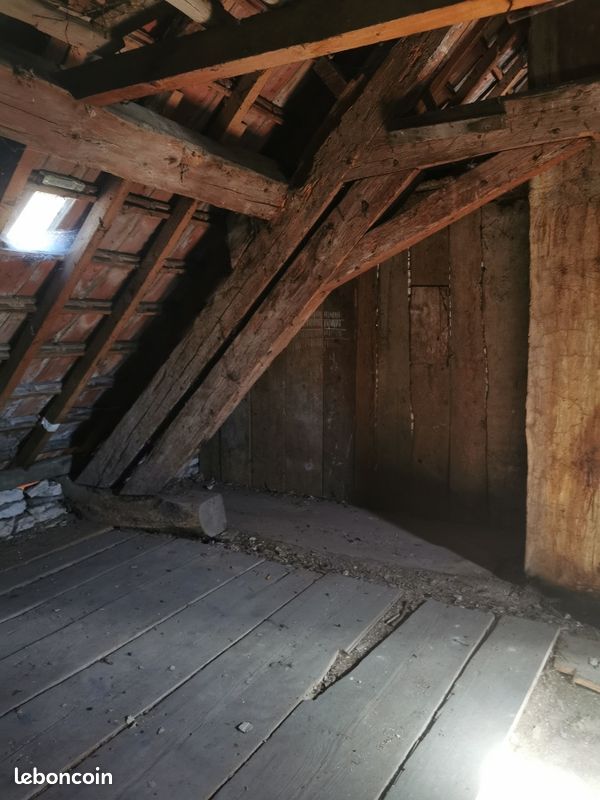 Appartement 1 pièce 61 m² · à Ornans · 61 m² · 35 000 €