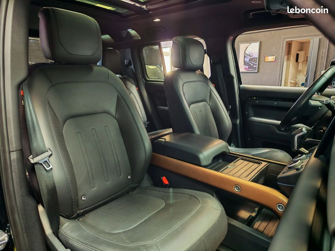 LAND ROVER DEFENDER 110 P400e PHEV BVA8 X-Dynamic - ORIGINE FRANCE- 1ER MAIN - BLACK PACK - MERIDIAN - CAM 360° - TOIT OUVRANT - PACK HIVER (image 14)