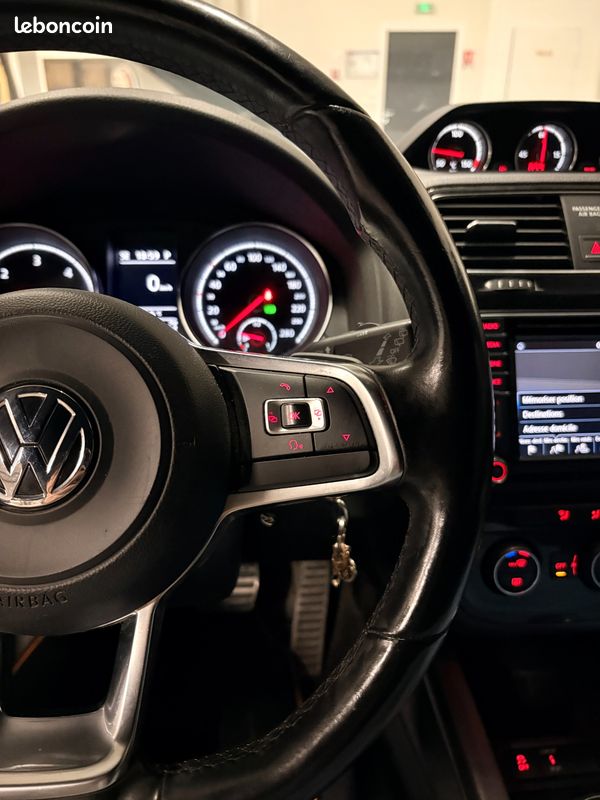 VOLKSWAGEN SCIROCCO 2.0 TDI 150 R LINE BLACK SESSIOn (image 18)
