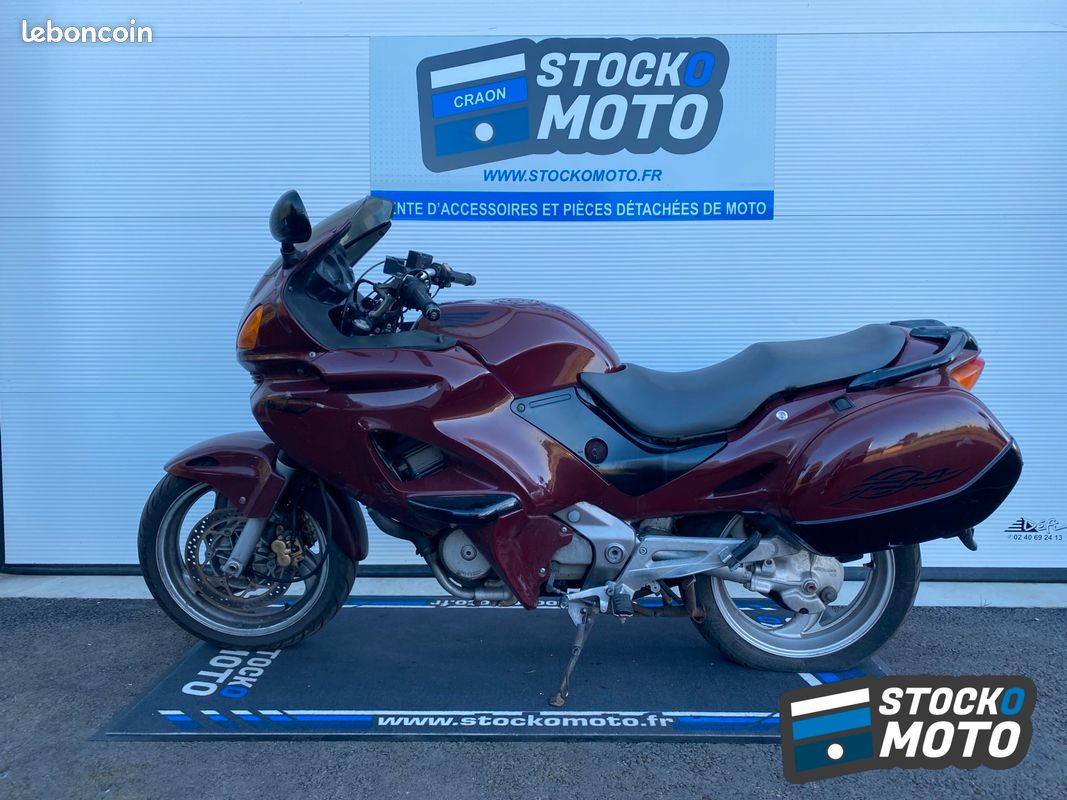 Vends pèces HONDA DEAUVLLE 650 2005