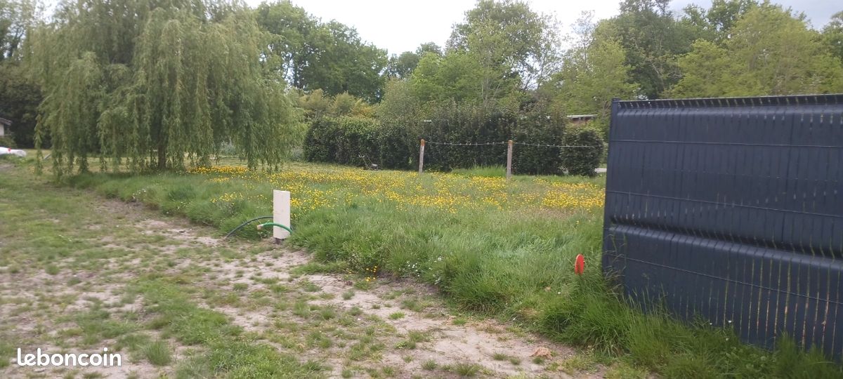 Terrain constructible Viabilisé 560m2 calme · à Saint-Vivien-de-Médoc · 44 000 €