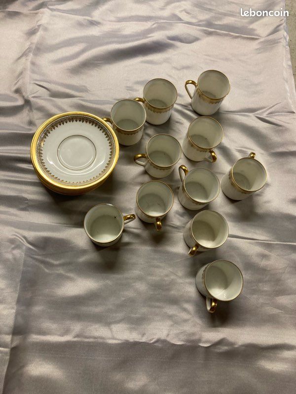 Service à café litron en porcelaine – Limoges/Paris – fin XIXe – décor or néoclassique (image 1)