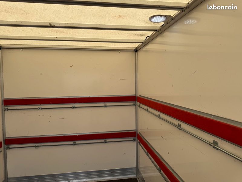 Ford Transit Caisse 20m3 Hayon 2.0L 130ch P350 L4 Trend Business 24900 HT (image 9)