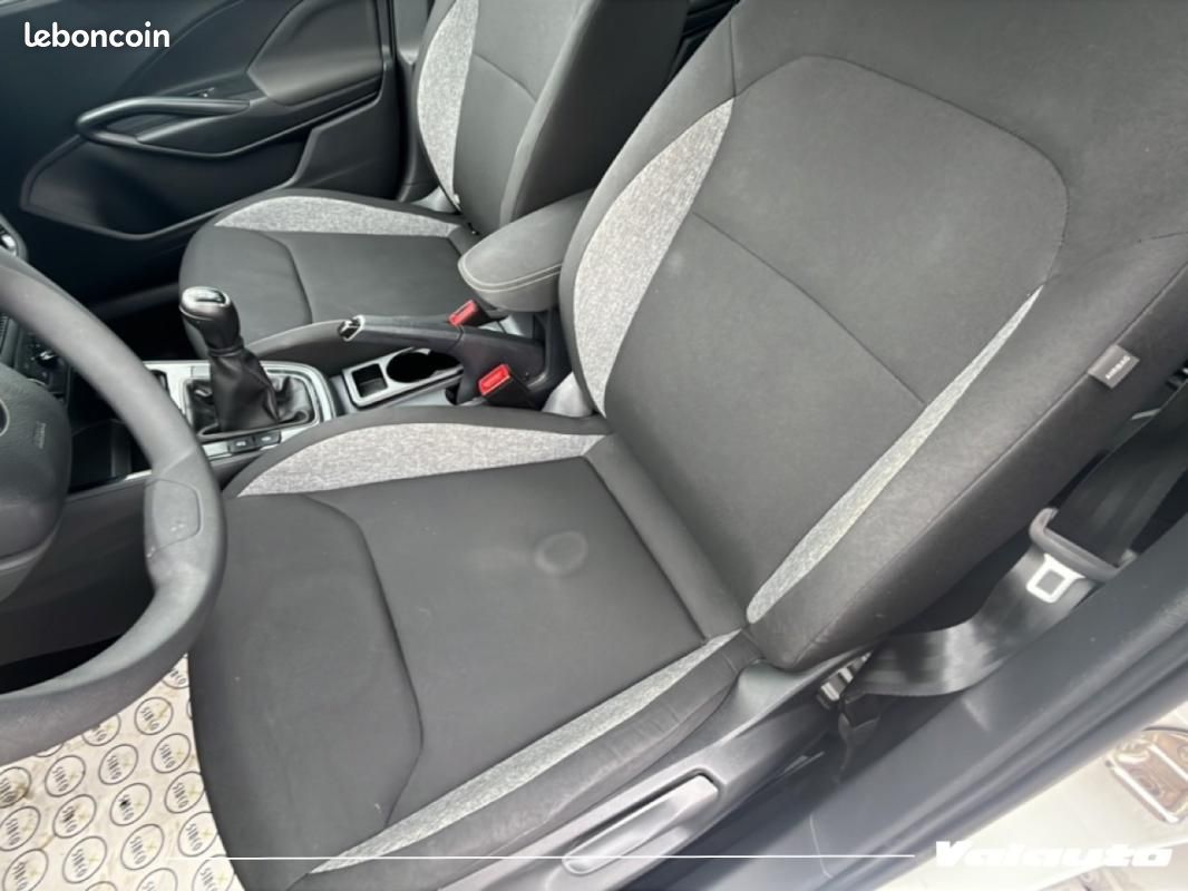 Skoda Fabia ACTIVE 1.0 MPI 80CH BVM5 (image 5)