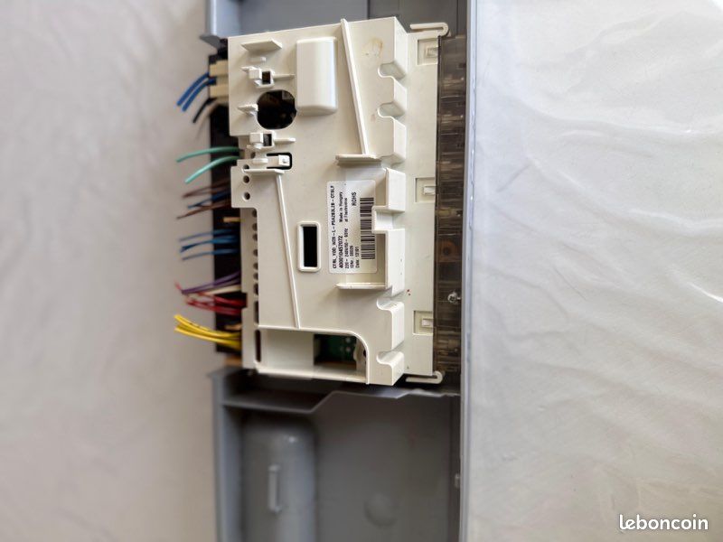 Carte électronique lave vaisselle encastrable whirlpool (image 1)
