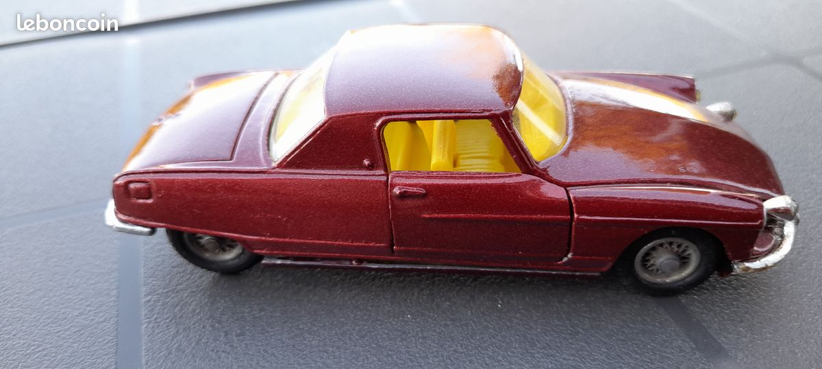 Corgi Toys 1/43 Le Dandy Coupe Chapron Sur Châssis Citroën DS – Métal Blanc