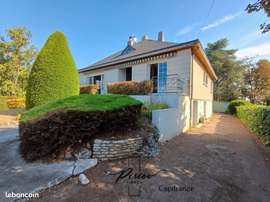 Maison 9 pièces 228 m² · à Doué-en-Anjou · 228 m² · 308 200 €