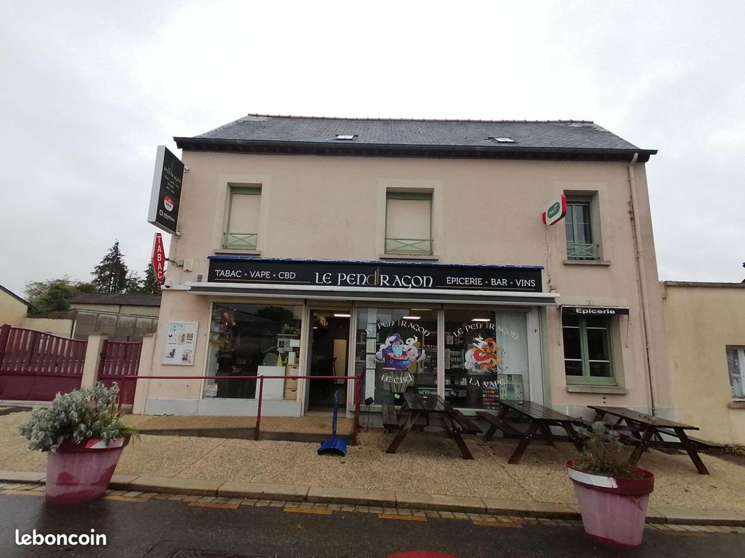 Immeuble 7 pièces 157 m² · à Pléchâtel · 157 m² · 244 870 €