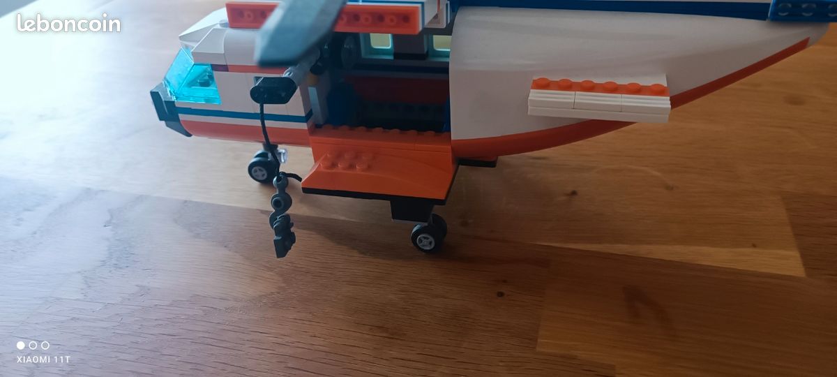 Lego hélicoptère sauvetage (image 2)