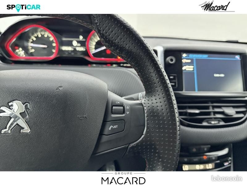 Peugeot 2008 1.2 PureTech 110ch GT Line S&S EAT6 (image 37)