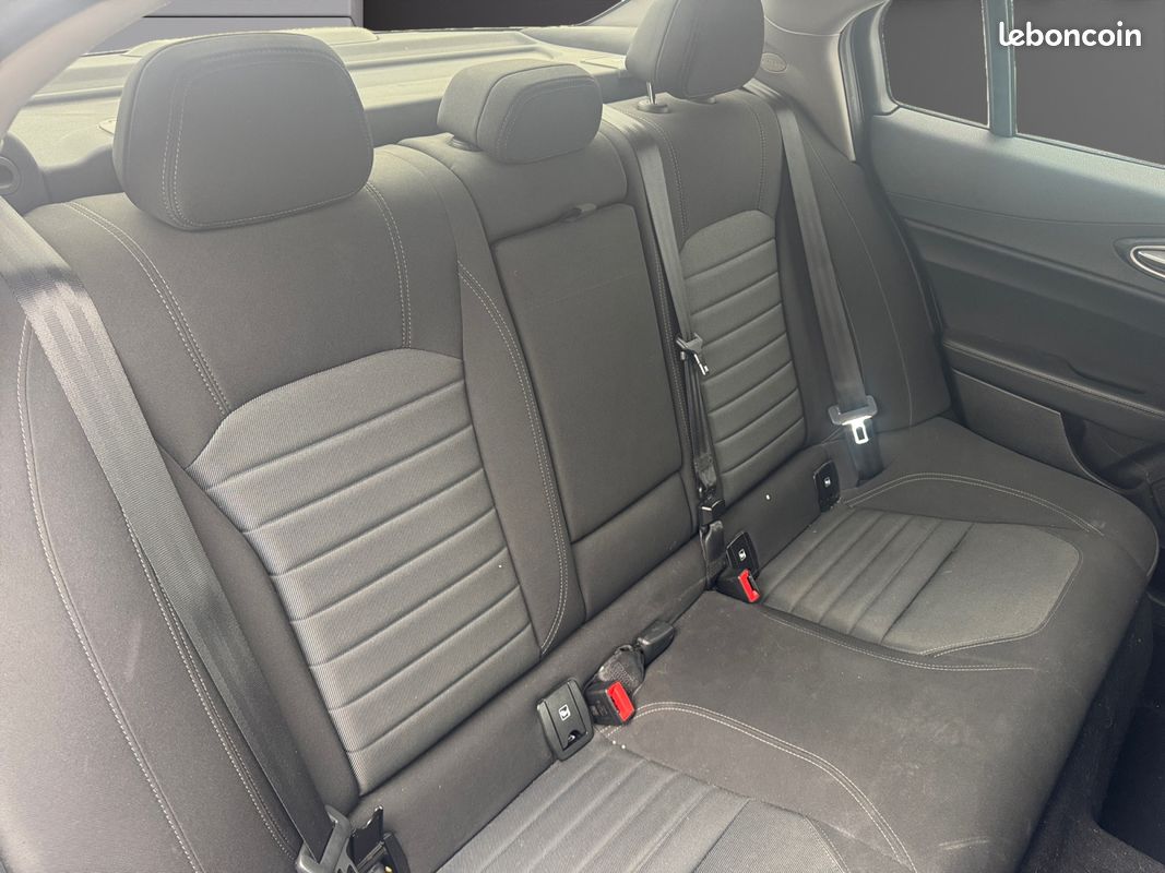 ALFA ROMEO GIULIA 2.2D 136 EDIZIONE AT 136Ch Garantie 12 mois (image 9)