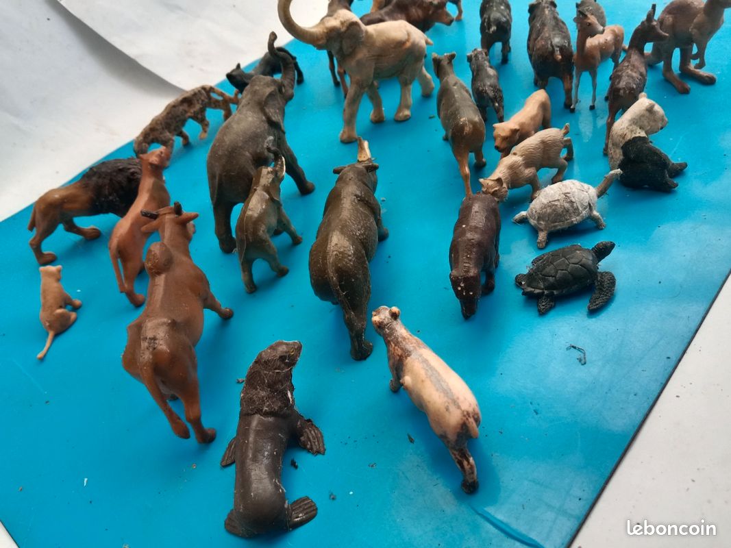 Petits soldats en plastique peint animaux français Starlux