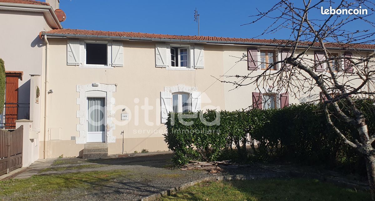 Maison 5 pièces 106 m² · à Terres-de-Haute-Charente · 106 m² · 91 000 €