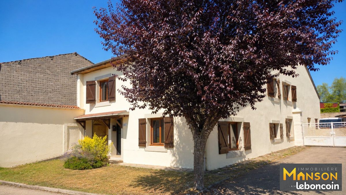 Maison 7 pièces 206 m² · à Courbesseaux · 206 m² · 185 000 €
