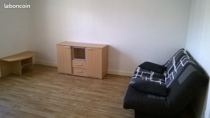 Appartement 1 pièce 23 m² · à Saintes · 23 m² · 400 €