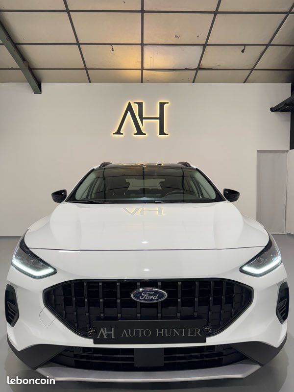 Ford Focus IV ACTIVE X 1.0 ECOBOOST 155 MHEV - 1ère main - Garantie constructeur 2029 - Suivi Ford - Feu Led - CarPlay - Pack noir - KeylessGo - Sièges & volants chauffants - Caméra de recul (image 2)