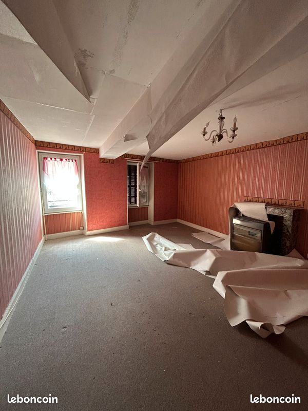 Maison 7 pièces 200 m² · à Ris · 200 m² · 39 000 €