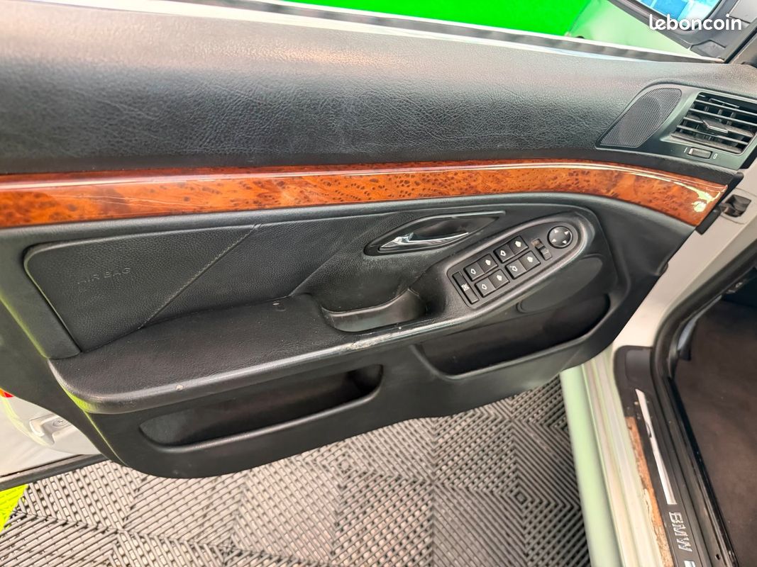 BMW SERIE 5 530d Pack A-CLIMATISATION AUTOMATIQUE (image 14)
