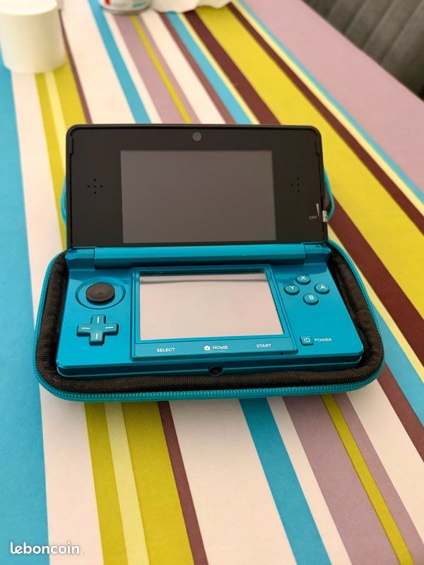 Nintendo 3ds (image 1)