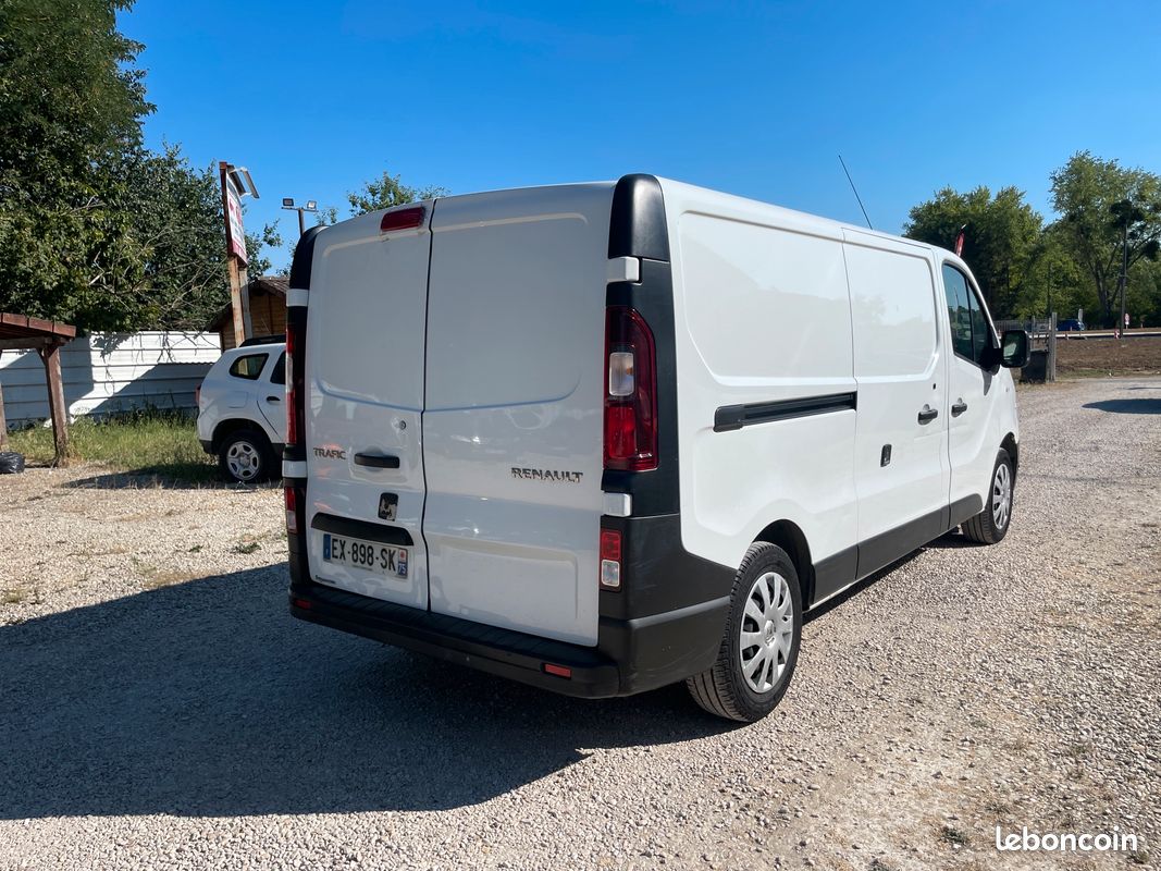 Renault trafic iii fourgon grand confort l2h1 1200 1.6 dci 120 (image 3)