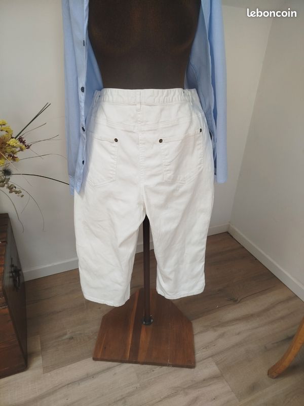Pantacourt Blanche Porte Vêtements