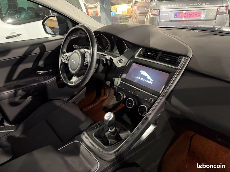 Jaguar E-Pace 2.0 D 150 CH Business (image 11)