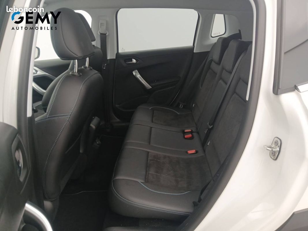PEUGEOT 2008 BlueHDi 120ch S&S EAT6 Crossway (image 10)