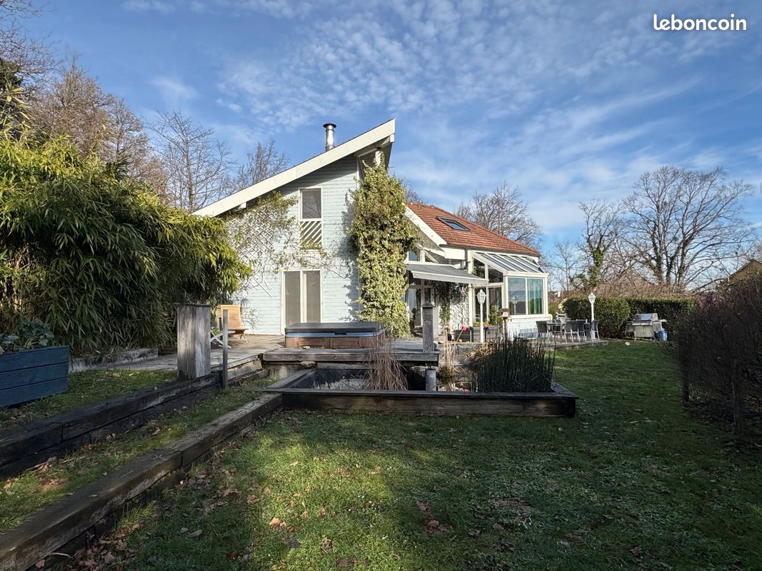 Maison 6 pièces 230 m² · à Échenevex · 230 m² · 1 195 000 €