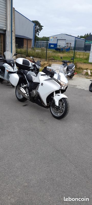 Vfr 1200 F (image 1)