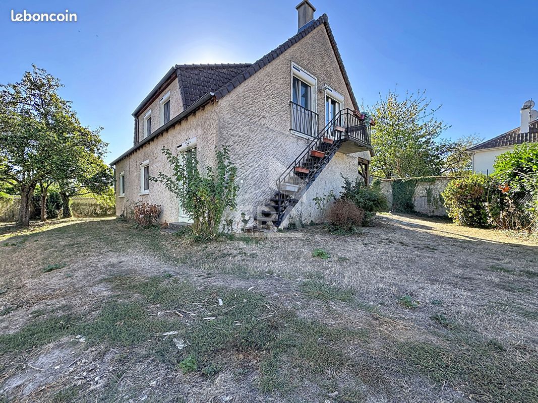 Maison 8 pièces 161 m² · à Brieres les Scelles · 161 m² · 347 000 €