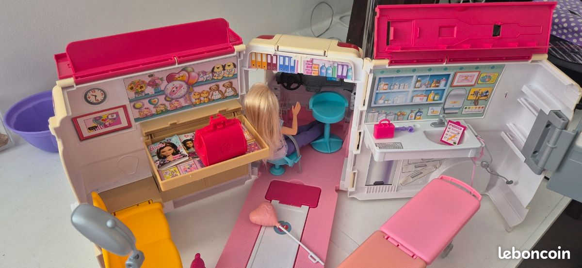 Ambulance Barbie (image 2)
