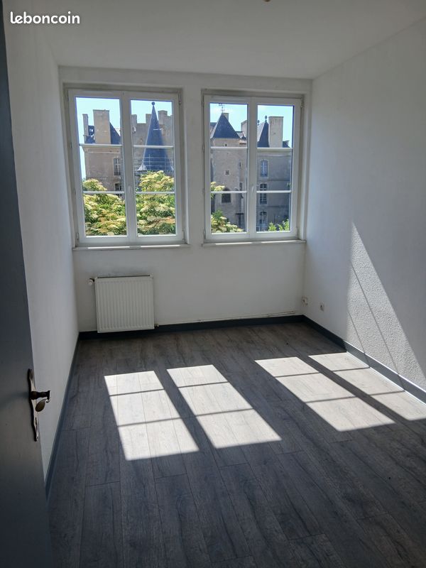 Appartement 4 pièces 91 m² · à Aulnois-sur-Seille · 91 m² · 600 €