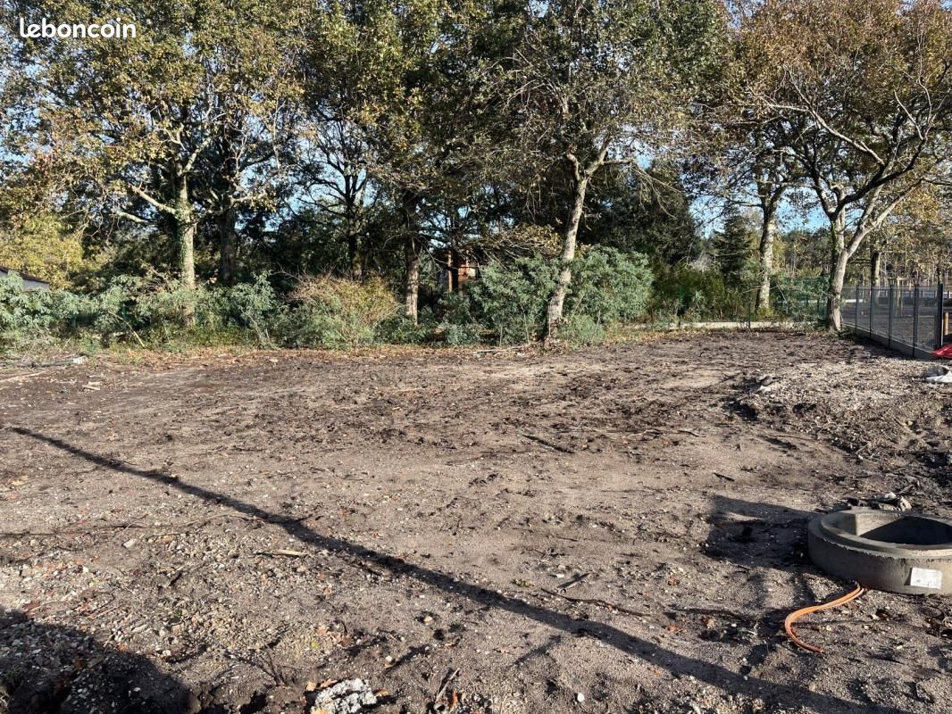 Terrain 630 m² Hourtin · 155 500 €