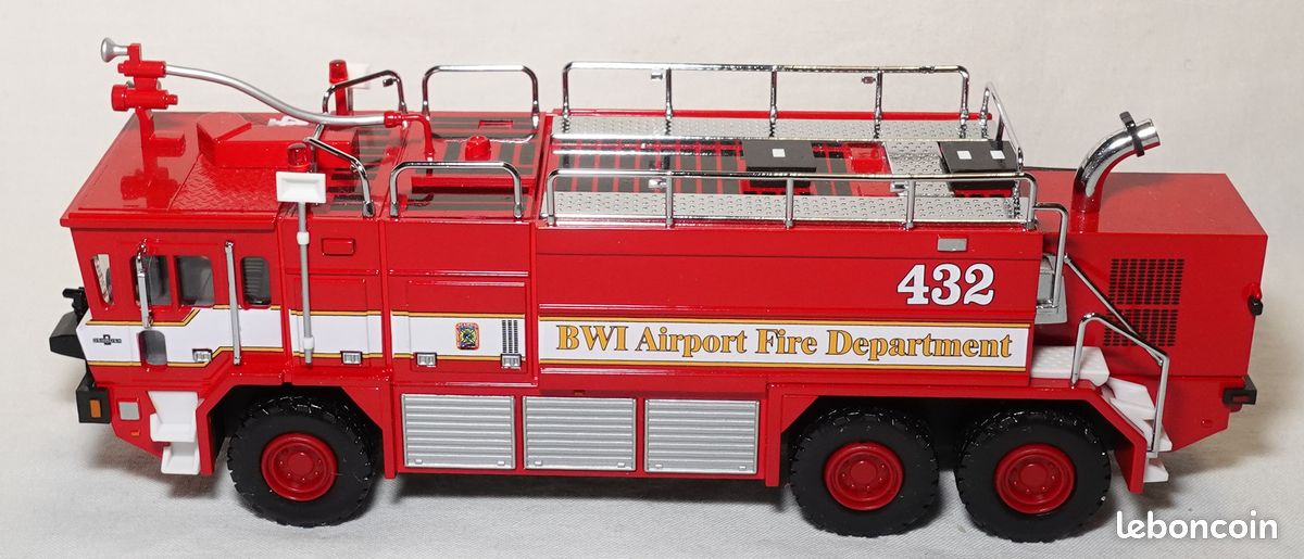 Miniature Code 3 - Camion De Pompier Aéroport BWI Oshkosh Crash Truck - 1/64 - Occasion
