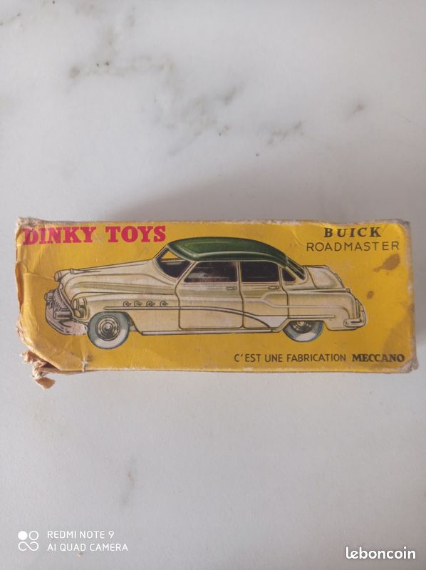 Dinky Toys DeAgostini - Buick Roadmaster Bleue Toit Blanc - Voiture Miniature Collection DT030