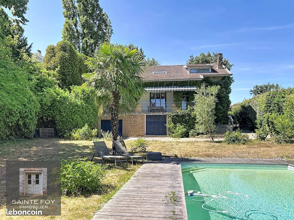 Maison 8 pièces 236 m² · à Écully · 236 m² · 990 000 €