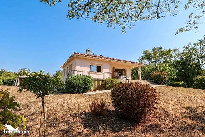 Maison 5 pièces 133 m² · à Vélines · 133 m² · 180 000 €