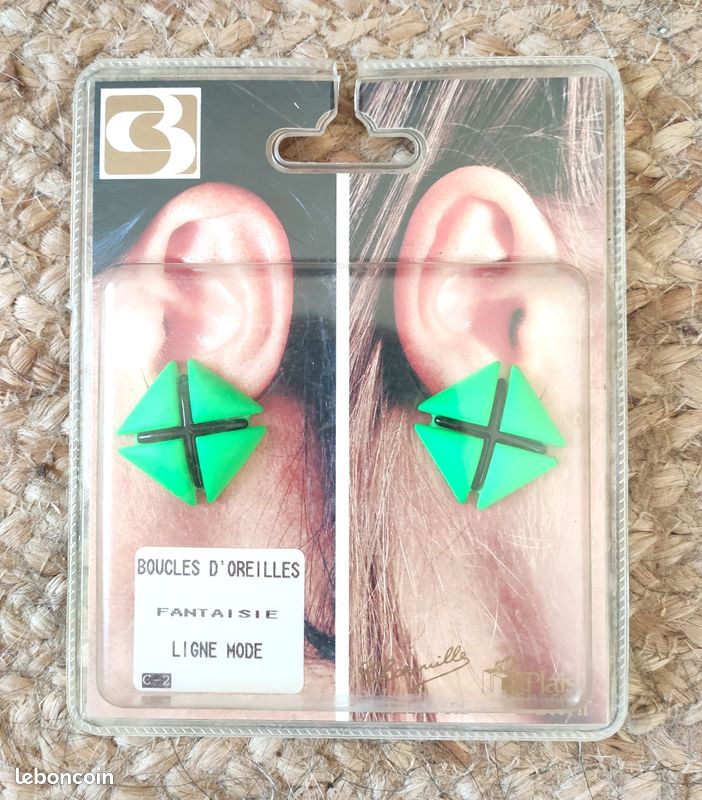 Boucles D'oreilles Vintage Fantaisie Années 70 - Occasion, Avec Traces D'usure