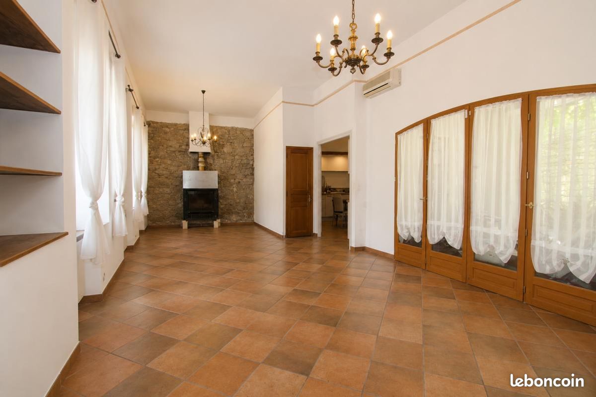 Maison 9 pièces 195 m² · à Pépieux · 195 m² · 160 000 €