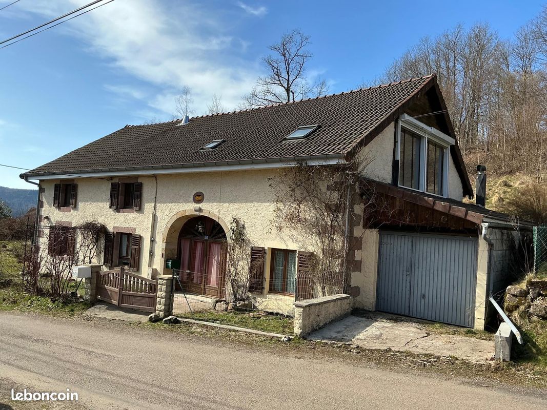 Maison 7 pièces 195 m² · à Fresse · 195 m² · 108 000 €