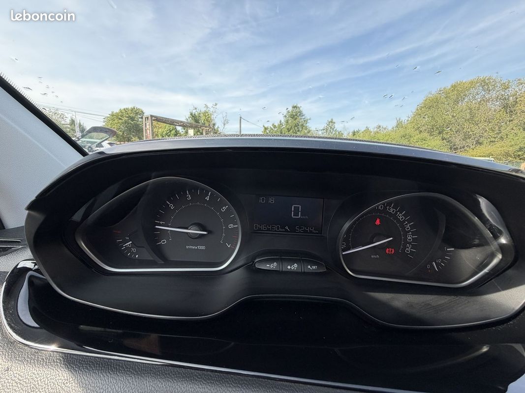 Peugeot 208 1.2 PURETECH 68CH LIKE 5P (image 24)