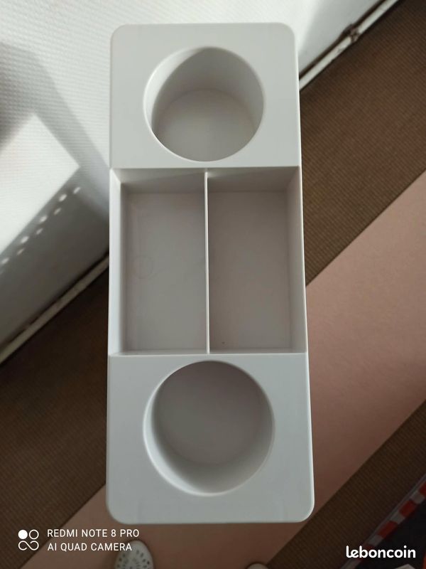 Etagère blanche plastique pour livres et crayons, à roulettes (image 4)