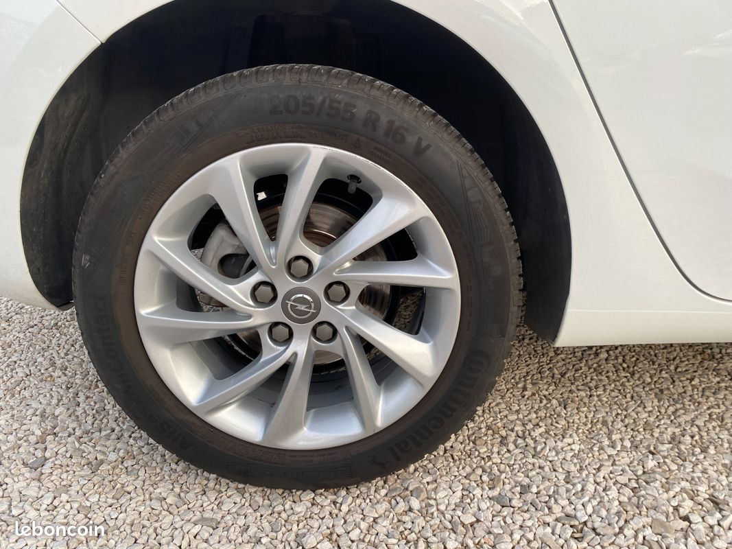 Opel Astra 1.6 CDTI (image 10)
