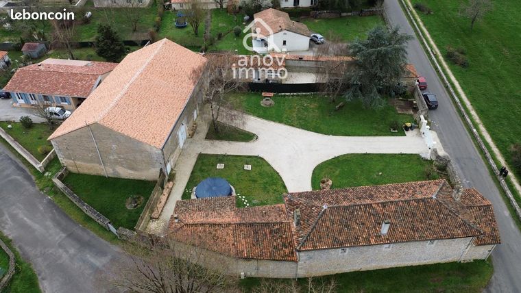 Maison 9 pièces 271 m²