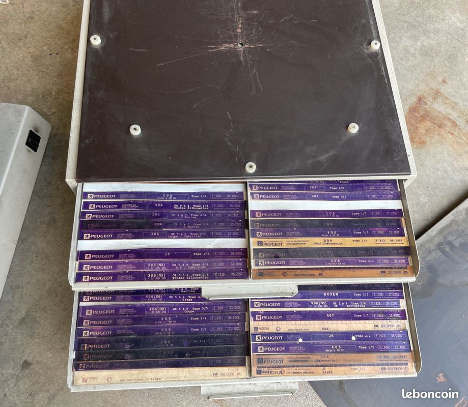 Lecteur et microfiches Peugeot (image 1)