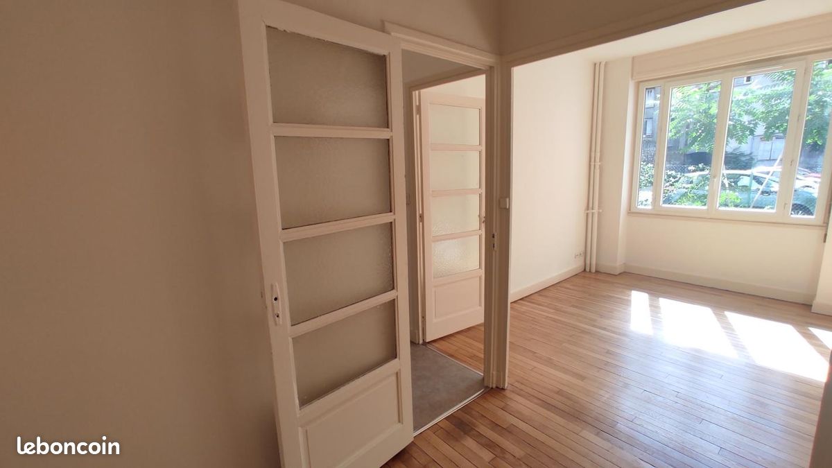 Appartement 1 pièce 28 m² · à Saint-Étienne · 28 m² · 360 €