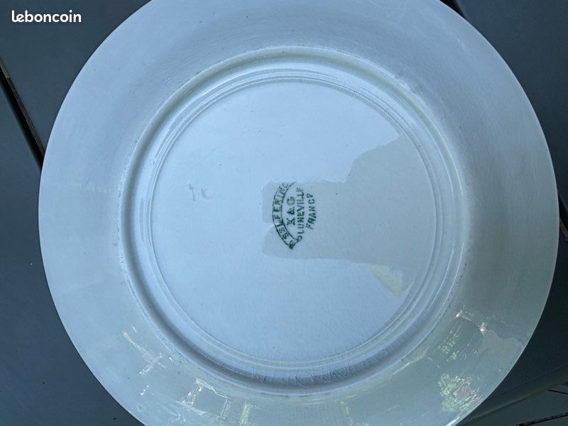 Service en faïence de KG Luneville de 18 assiettes et un plat (image 4)