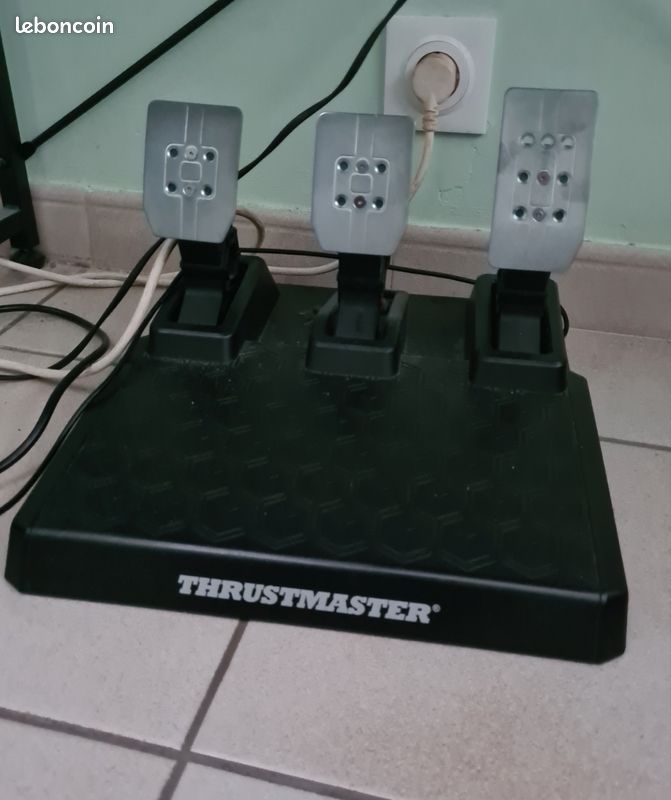 Volant Thrustmaster T248 (image 3)