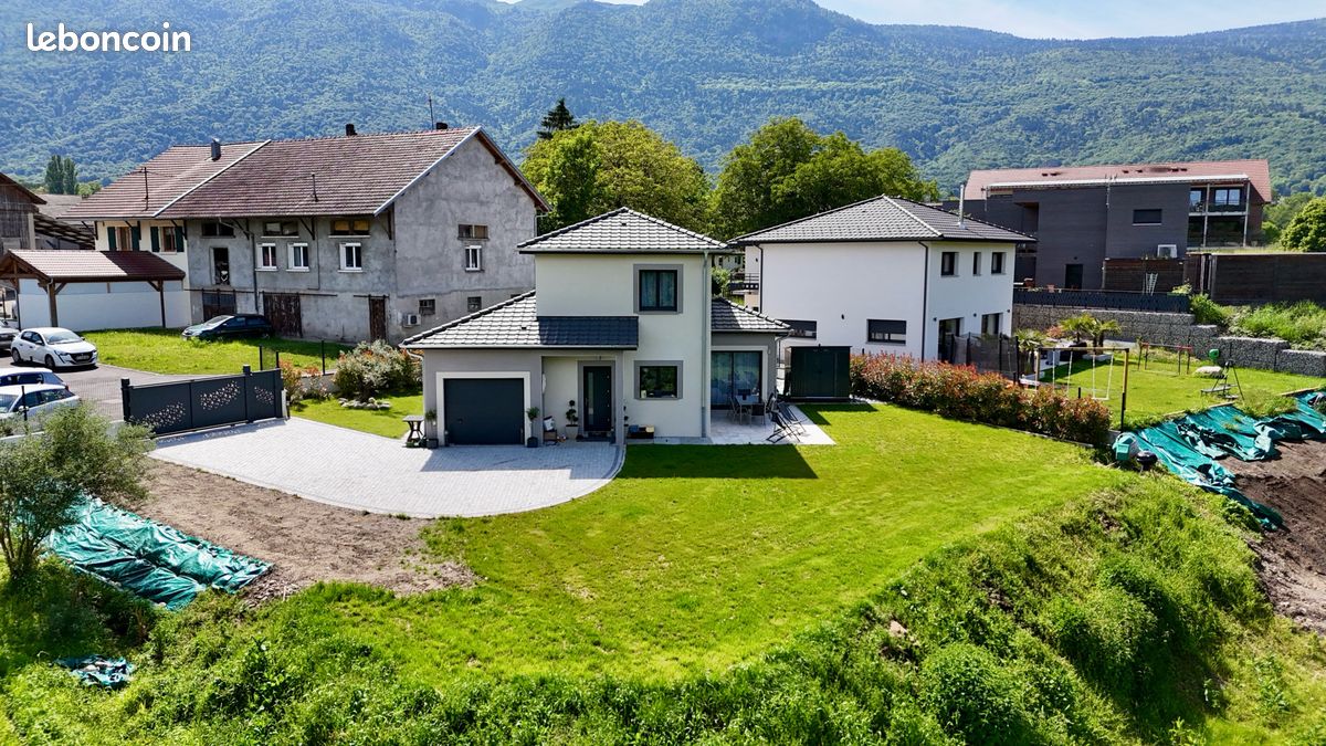 Maison 5 pièces 92 m² · à Farges · 92 m² · 629 000 €