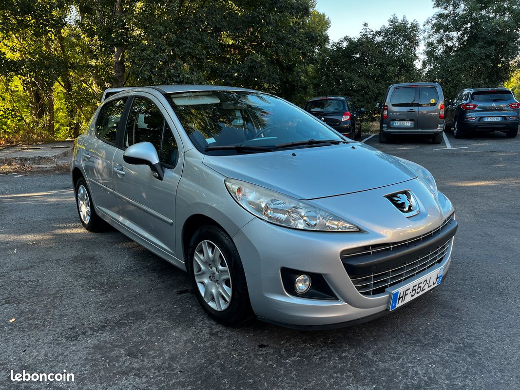 Peugeot 207 1.4 95CH ACTIVE (image 2)